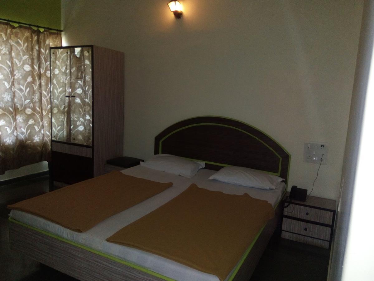 Hotel Guruji อลีบาก ภายนอก รูปภาพ
